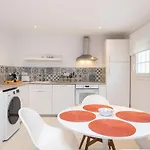 Διαμέρισμα Naranja Cozy 1min Walk To By Allstay